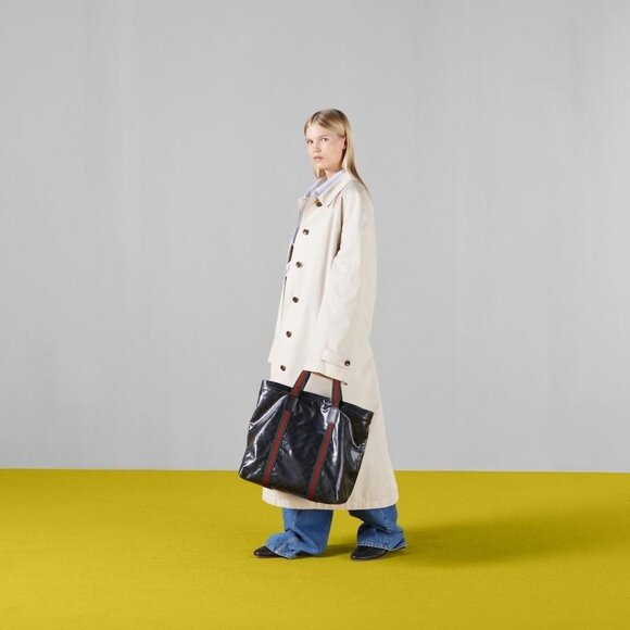 Gucci Women’s GG Crystal Medium Tote Bag in Black Leather - Picture 16 of 16